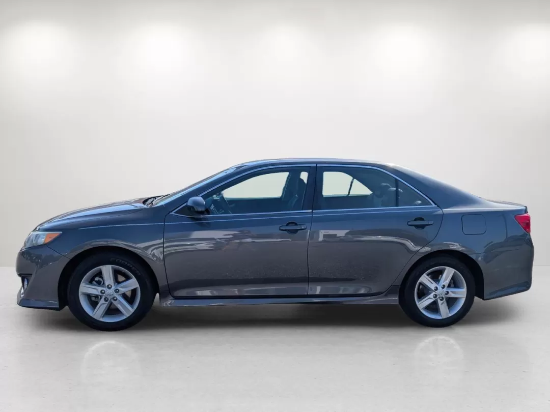 2013 Toyota Camry SE (4T1BF1FK2DU) with an Other engine, located at 7000 Northlake Connector, Columbus, GA, 31904, (706) 987-8085, 32.524975, -84.978134 - Are you a budget-conscious buyer looking for a reliable vehicle that fits seamlessly into your daily life? Look no further than this 2013 Toyota Camry, available now at Gils Auto in Phenix City, AL. Perfect for those long commutes or weekend adventures, this sedan offers a blend of comfort, safety, - Photo#7
