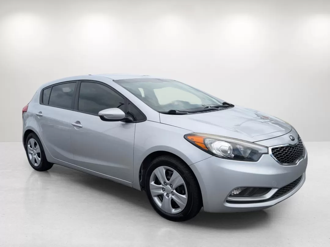 2016 /Black Kia Forte 5-Door LX (KNAFK5A80G5) with an Other engine, located at 3959 U.S. 80 W, Phenix City, AL, 36870, (334) 297-4885, 32.469296, -85.135185 - Are you ready to elevate your daily drives and discover a vehicle that perfectly balances style, comfort, and practicality? Look no further than this 2016 Kia Forte 5-Door LX, a fantastic choice for budget-conscious buyers and those seeking reliable transportation. With its sleek Silky Silver exteri - Photo#3