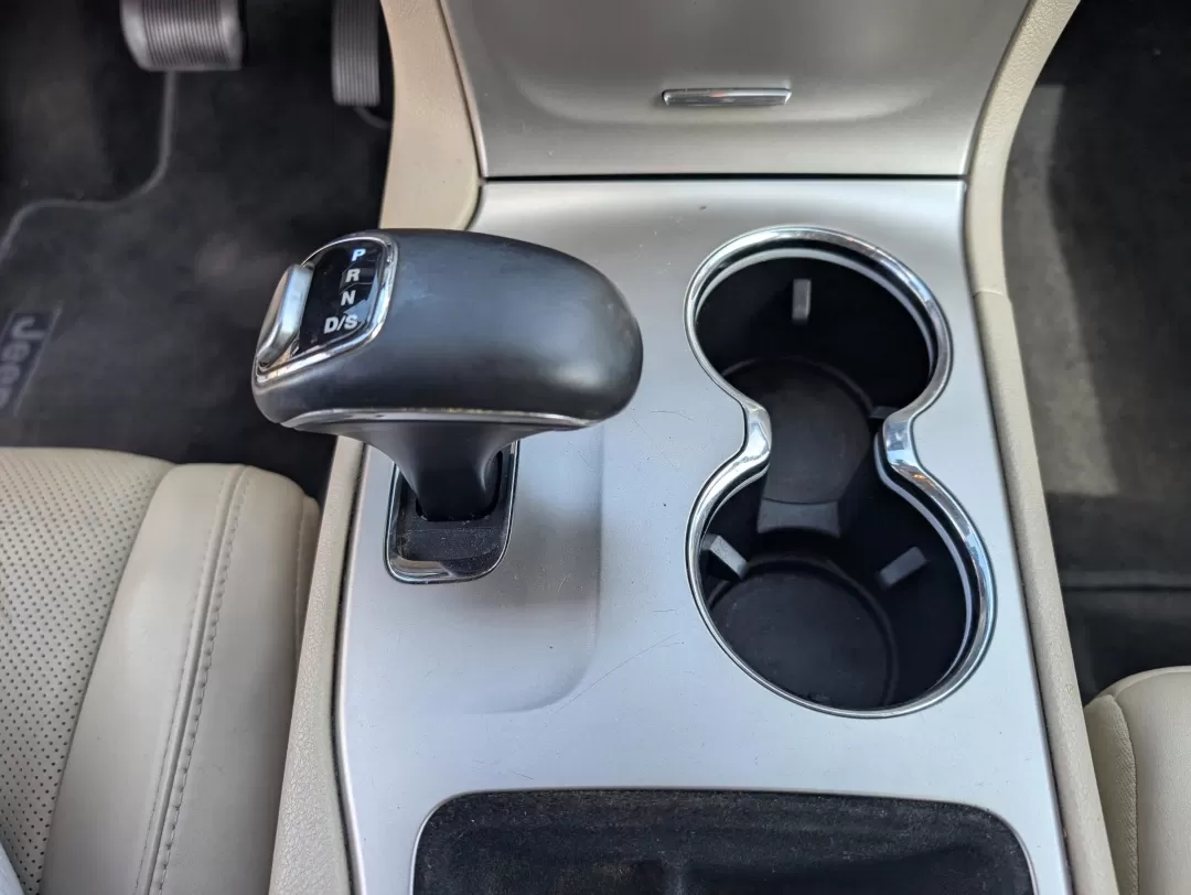 2015 /Lt Frost Beige/Black Jeep Grand Cherokee Limited (1C4RJEBG6FC) with an Other engine, located at 3959 U.S. 80 W, Phenix City, AL, 36870, (334) 297-4885, 32.469296, -85.135185 - Experience life's adventures with the 2015 Jeep Grand Cherokee Limited, available now at Gils Auto in Phenix City, AL. This sport utility vehicle is designed for those who seek freedom on the open road without compromising on comfort or style. Whether you're planning a weekend getaway or need a reli - Photo#14