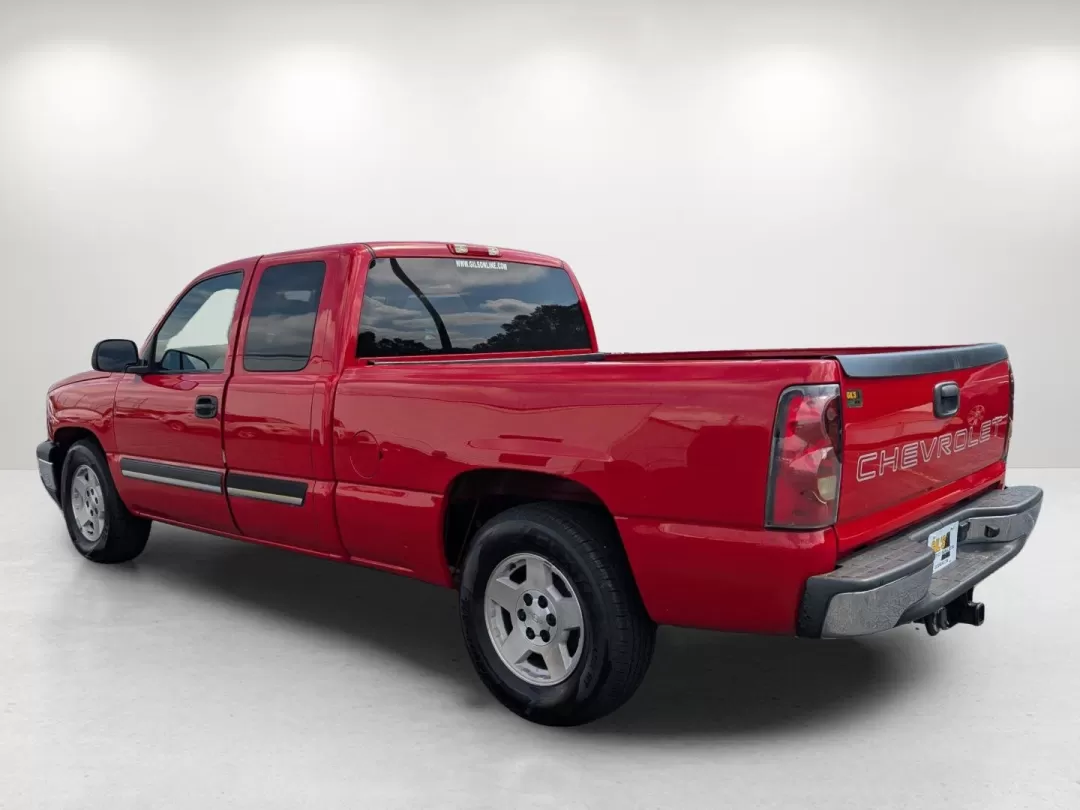 2006 /Dark Charcoal Chevrolet Silverado 1500 LS (1GCEC19Z06Z) with an Other engine, located at 3959 U.S. 80 W, Phenix City, AL, 36870, (334) 297-4885, 32.469296, -85.135185 - **Unleash Your Adventurous Spirit with the 2006 Chevrolet Silverado 1500!** <br /> <br /> Life is an adventure waiting to unfold, and the 2006 Chevrolet Silverado 1500 makes every journey a memorable one. Whether you're a growing family looking for reliable transportation, a weekend warrior ready fo - Photo#7