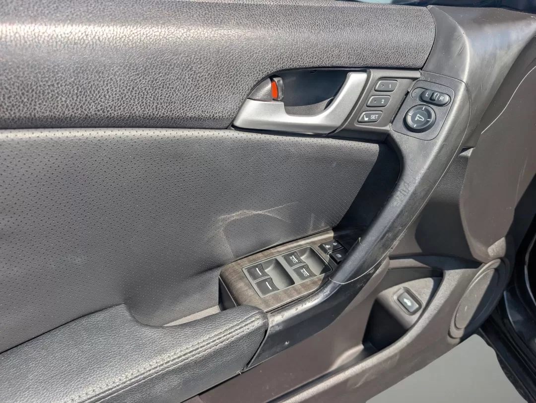 2013 Acura TSX (JH4CU2F4XDC) with an Other engine, located at 3959 U.S. 80 W, Phenix City, AL, 36870, (334) 297-4885, 32.469296, -85.135185 - Elevate your daily commute and weekend adventures with the 2013 Acura TSX, a stylish sedan that perfectly blends luxury, performance, and practicality. Whether you're navigating the busy streets of Phenix City or cruising along U.S. 80, this vehicle is designed for those who appreciate the finer thi - Photo#9