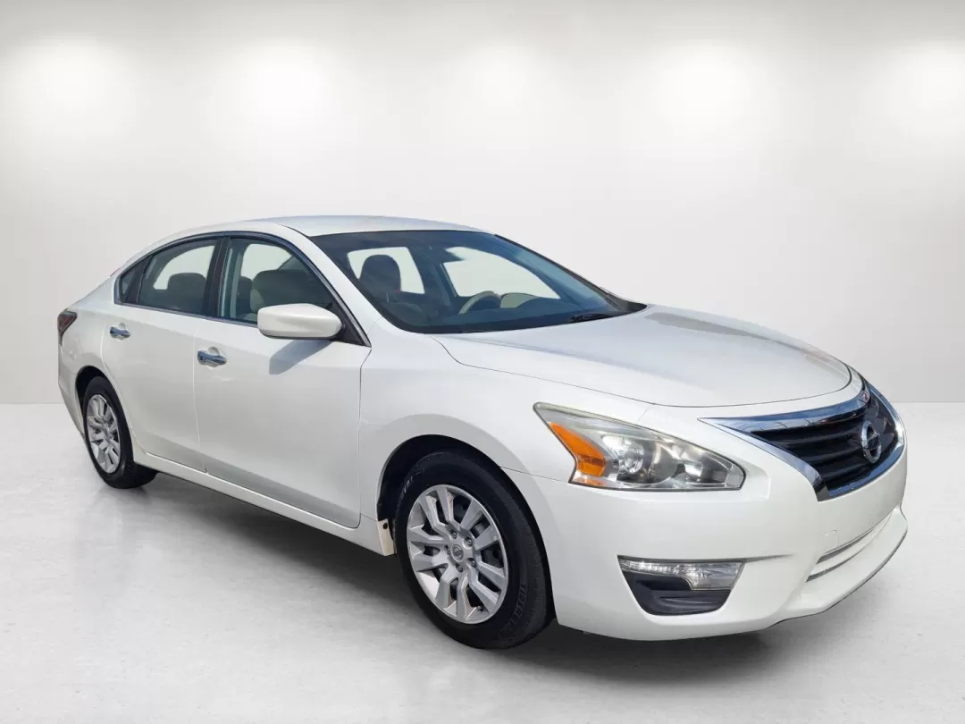 2015 /Beige Nissan Altima 2.5 S (1N4AL3AP9FN) with an Other engine, located at 3959 U.S. 80 W, Phenix City, AL, 36870, (334) 297-4885, 32.469296, -85.135185 - ### Discover Your Next Adventure with This 2015 Nissan Altima at Gils Auto!<br /> <br /> Are you in the market for a reliable sedan that fits seamlessly into your busy lifestyle? Look no further than this stunning 2015 Nissan Altima 2.5 S, available now at Gils Auto in Phenix City, AL. Whether you'r - Photo#3