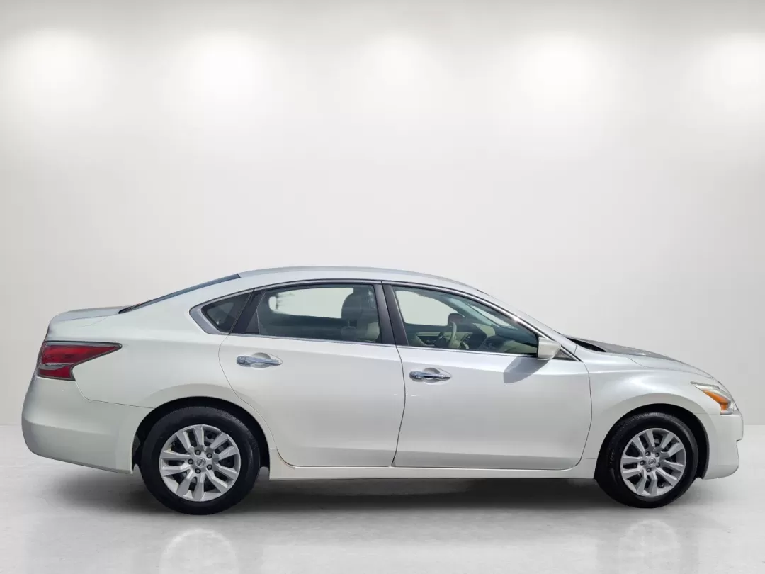 2015 /Beige Nissan Altima 2.5 S (1N4AL3AP9FN) with an Other engine, located at 3959 U.S. 80 W, Phenix City, AL, 36870, (334) 297-4885, 32.469296, -85.135185 - ### Discover Your Next Adventure with This 2015 Nissan Altima at Gils Auto!<br /> <br /> Are you in the market for a reliable sedan that fits seamlessly into your busy lifestyle? Look no further than this stunning 2015 Nissan Altima 2.5 S, available now at Gils Auto in Phenix City, AL. Whether you'r - Photo#4
