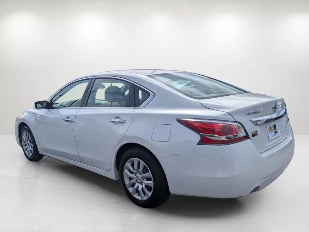 2015 /Beige Nissan Altima 2.5 S (1N4AL3AP9FN) with an Other engine, located at 3959 U.S. 80 W, Phenix City, AL, 36870, (334) 297-4885, 32.469296, -85.135185 - ### Discover Your Next Adventure with This 2015 Nissan Altima at Gils Auto!<br /> <br /> Are you in the market for a reliable sedan that fits seamlessly into your busy lifestyle? Look no further than this stunning 2015 Nissan Altima 2.5 S, available now at Gils Auto in Phenix City, AL. Whether you'r - Photo#7