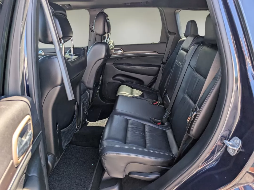 2014 /Black Jeep Grand Cherokee Limited (1C4RJFBG7EC) with an Other engine, located at 804 22nd Ave, Phenix City, AL, 36870, (334) 297-1860, 32.484749, -85.024475 - **Adventure Awaits: 2014 Jeep Grand Cherokee Limited at Gils Auto - Phenix City #2**<br /> <br /> Are you ready to elevate your driving experience? Picture yourself navigating the stunning landscapes of Phenix City, AL, in a vehicle that combines luxury, capability, and comfort. The 2014 Jeep Grand - Photo#10