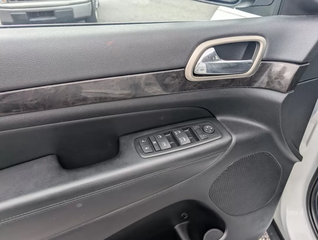 2013 /Black Jeep Grand Cherokee Laredo (1C4RJFAG6DC) with an Other engine, located at 3959 U.S. 80 W, Phenix City, AL, 36870, (334) 297-4885, 32.469296, -85.135185 - **Experience Adventure with the 2013 Jeep Grand Cherokee Laredo at Gils Auto!**<br /> <br /> Are you ready to elevate your adventures with a vehicle that can handle everything life throws your way? Look no further than the 2013 Jeep Grand Cherokee Laredo, available now at Gils Auto in Phenix City, A - Photo#8