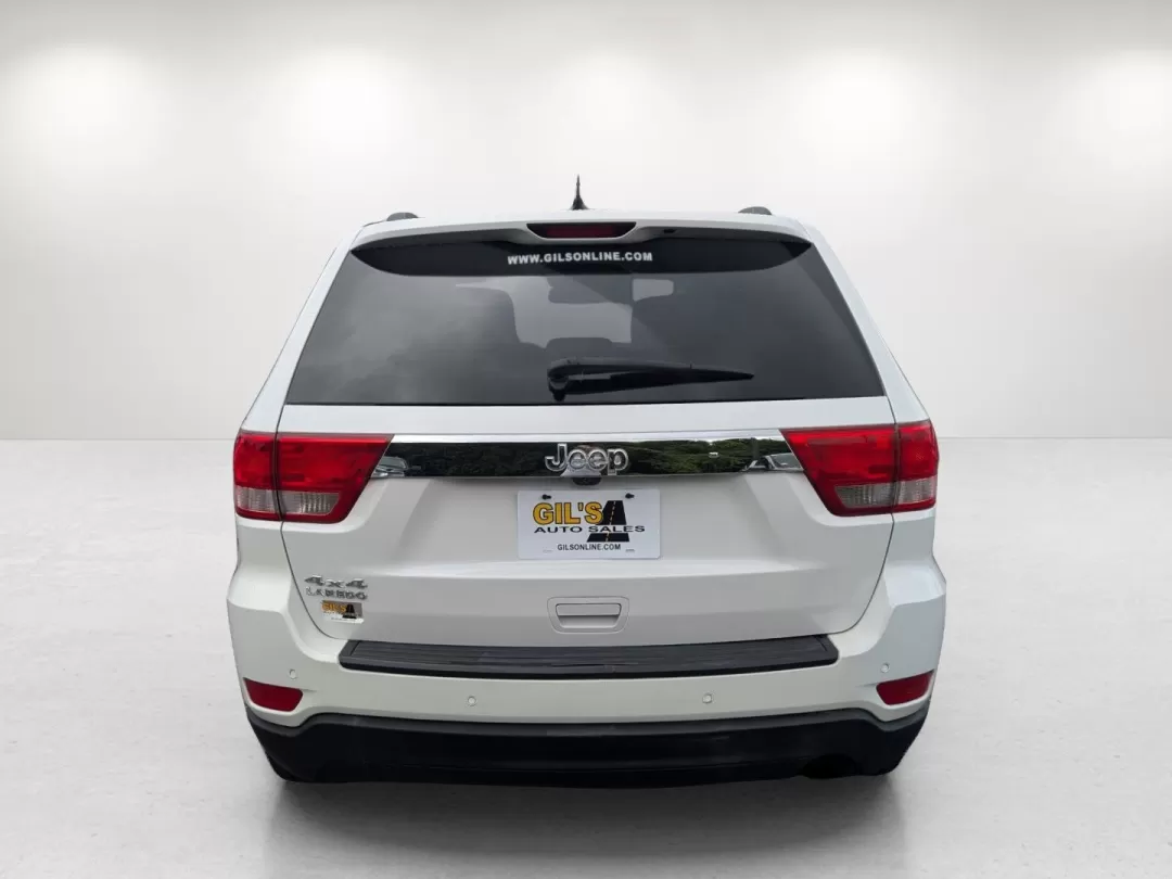 2013 /Black Jeep Grand Cherokee Laredo (1C4RJFAG6DC) with an Other engine, located at 3959 U.S. 80 W, Phenix City, AL, 36870, (334) 297-4885, 32.469296, -85.135185 - **Experience Adventure with the 2013 Jeep Grand Cherokee Laredo at Gils Auto!**<br /> <br /> Are you ready to elevate your adventures with a vehicle that can handle everything life throws your way? Look no further than the 2013 Jeep Grand Cherokee Laredo, available now at Gils Auto in Phenix City, A - Photo#6