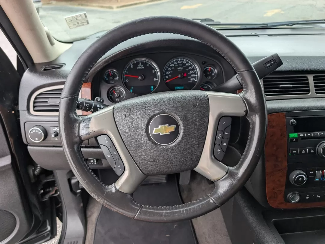 2011 /Ebony Chevrolet Tahoe LS (1GNSCAE06BR) with an Other engine, located at 3959 U.S. 80 W, Phenix City, AL, 36870, (334) 297-4885, 32.469296, -85.135185 - Imagine effortlessly navigating through Phenix City, AL, in a robust 2011 Chevrolet Tahoe, perfect for family road trips or weekend adventures. With its spacious interior and impressive towing capacity, this SUV is designed for those who value both comfort and capability. Whether you're hauling spor - Photo#15