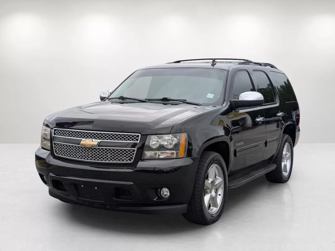 2011 /Ebony Chevrolet Tahoe LS (1GNSCAE06BR) with an Other engine, located at 3959 U.S. 80 W, Phenix City, AL, 36870, (334) 297-4885, 32.469296, -85.135185 - Imagine effortlessly navigating through Phenix City, AL, in a robust 2011 Chevrolet Tahoe, perfect for family road trips or weekend adventures. With its spacious interior and impressive towing capacity, this SUV is designed for those who value both comfort and capability. Whether you're hauling spor - Photo#1