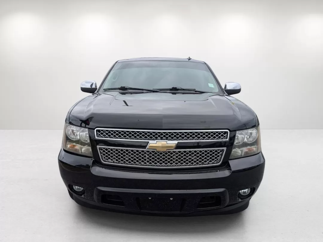 2011 /Ebony Chevrolet Tahoe LS (1GNSCAE06BR) with an Other engine, located at 3959 U.S. 80 W, Phenix City, AL, 36870, (334) 297-4885, 32.469296, -85.135185 - Imagine effortlessly navigating through Phenix City, AL, in a robust 2011 Chevrolet Tahoe, perfect for family road trips or weekend adventures. With its spacious interior and impressive towing capacity, this SUV is designed for those who value both comfort and capability. Whether you're hauling spor - Photo#2