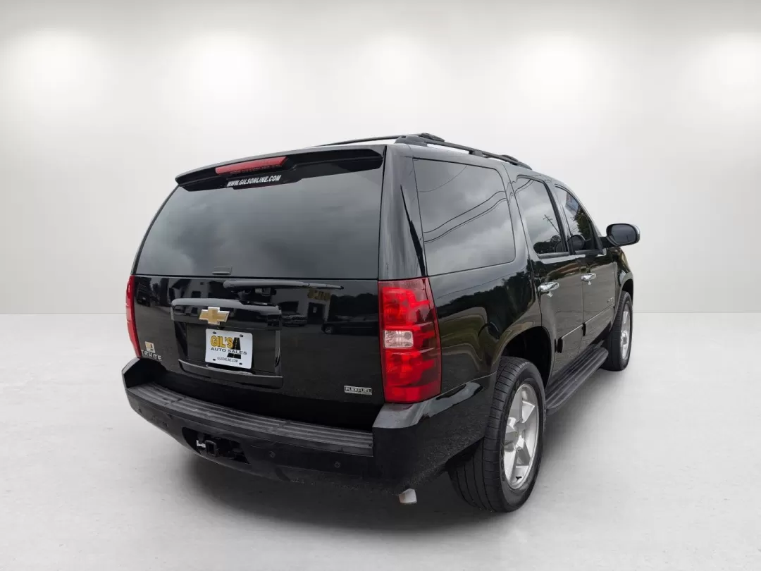 2011 /Ebony Chevrolet Tahoe LS (1GNSCAE06BR) with an Other engine, located at 3959 U.S. 80 W, Phenix City, AL, 36870, (334) 297-4885, 32.469296, -85.135185 - Imagine effortlessly navigating through Phenix City, AL, in a robust 2011 Chevrolet Tahoe, perfect for family road trips or weekend adventures. With its spacious interior and impressive towing capacity, this SUV is designed for those who value both comfort and capability. Whether you're hauling spor - Photo#5