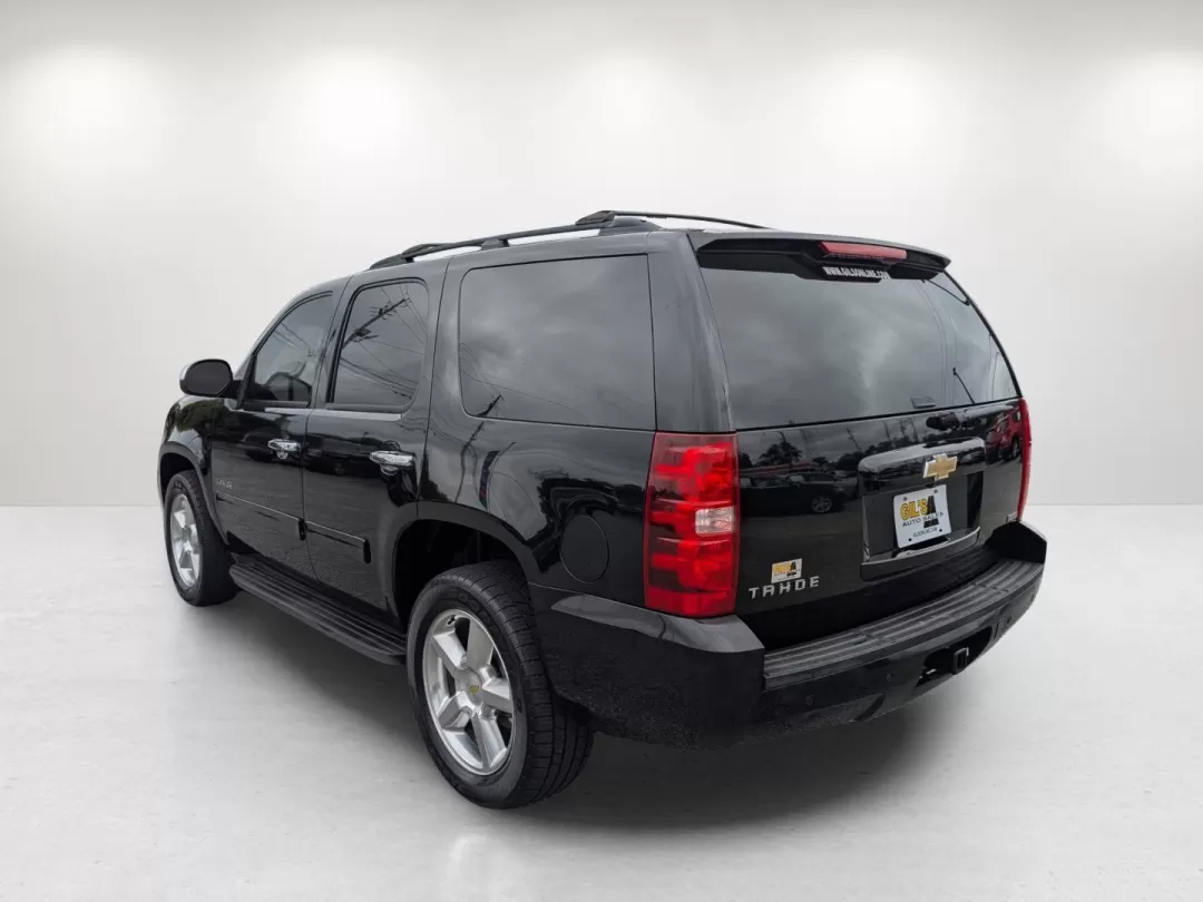 2011 /Ebony Chevrolet Tahoe LS (1GNSCAE06BR) with an Other engine, located at 3959 U.S. 80 W, Phenix City, AL, 36870, (334) 297-4885, 32.469296, -85.135185 - Imagine effortlessly navigating through Phenix City, AL, in a robust 2011 Chevrolet Tahoe, perfect for family road trips or weekend adventures. With its spacious interior and impressive towing capacity, this SUV is designed for those who value both comfort and capability. Whether you're hauling spor - Photo#7