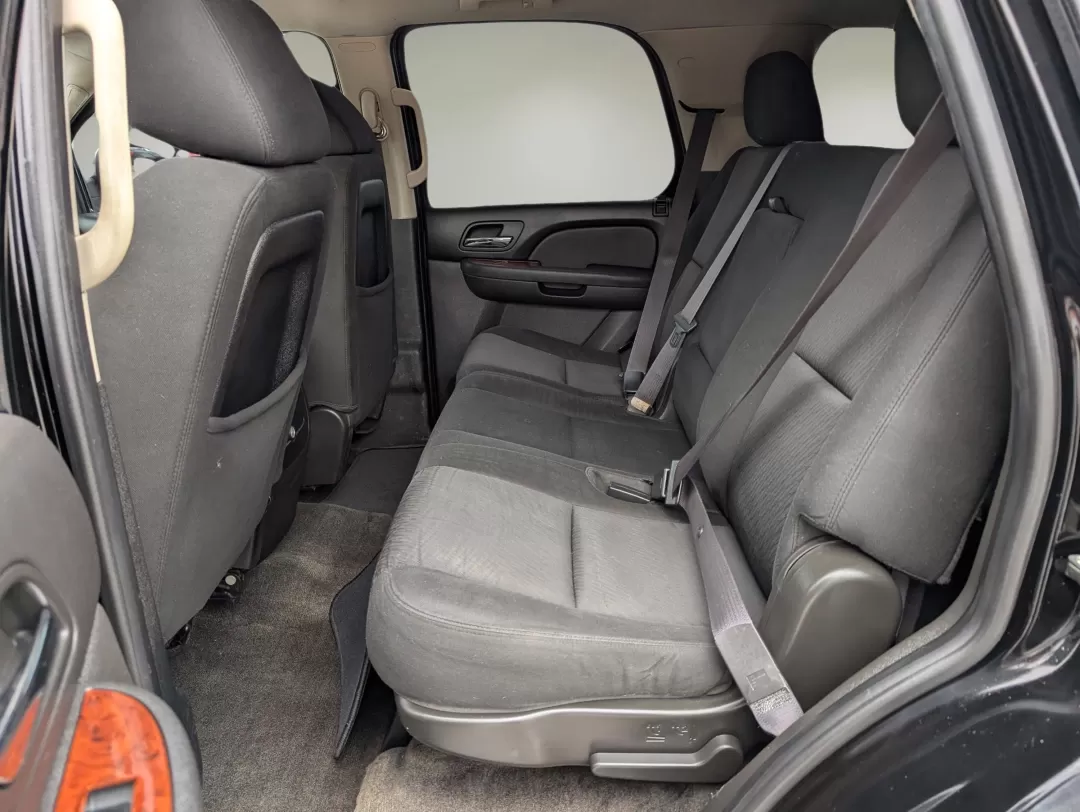 2011 /Ebony Chevrolet Tahoe LS (1GNSCAE06BR) with an Other engine, located at 3959 U.S. 80 W, Phenix City, AL, 36870, (334) 297-4885, 32.469296, -85.135185 - Imagine effortlessly navigating through Phenix City, AL, in a robust 2011 Chevrolet Tahoe, perfect for family road trips or weekend adventures. With its spacious interior and impressive towing capacity, this SUV is designed for those who value both comfort and capability. Whether you're hauling spor - Photo#11