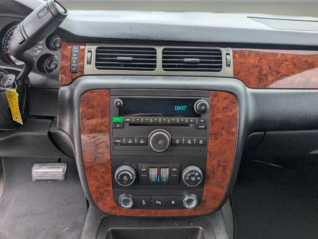 2011 /Ebony Chevrolet Tahoe LS (1GNSCAE06BR) with an Other engine, located at 3959 U.S. 80 W, Phenix City, AL, 36870, (334) 297-4885, 32.469296, -85.135185 - Imagine effortlessly navigating through Phenix City, AL, in a robust 2011 Chevrolet Tahoe, perfect for family road trips or weekend adventures. With its spacious interior and impressive towing capacity, this SUV is designed for those who value both comfort and capability. Whether you're hauling spor - Photo#15