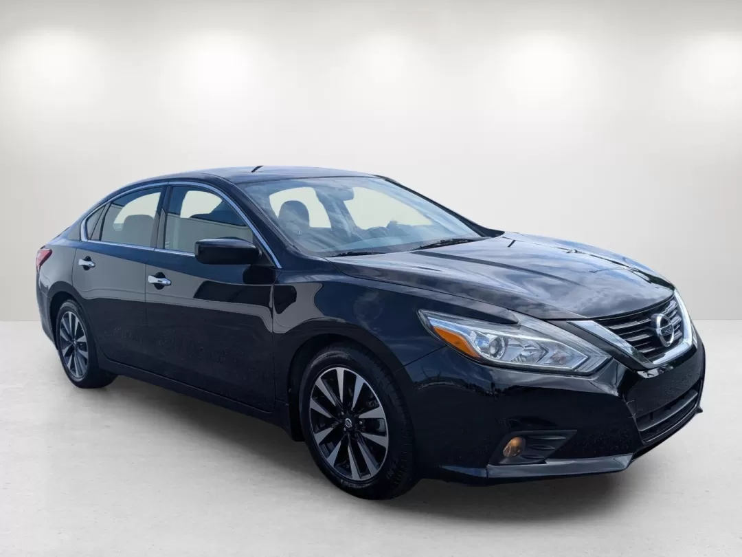 2017 /Charcoal Nissan Altima 2.5 SV (1N4AL3AP0HC) with an Other engine, located at 3959 U.S. 80 W, Phenix City, AL, 36870, (334) 297-4885, 32.469296, -85.135185 - Experience the perfect blend of style, comfort, and reliability with the 2017 Nissan Altima 2.5 SV, ideal for daily commutes, weekend getaways, or family adventures. At Gils Auto, located at 3959 U.S. 80 W, Phenix City, AL 36870, we understand that finding the right car can be a challenge, especiall - Photo#2