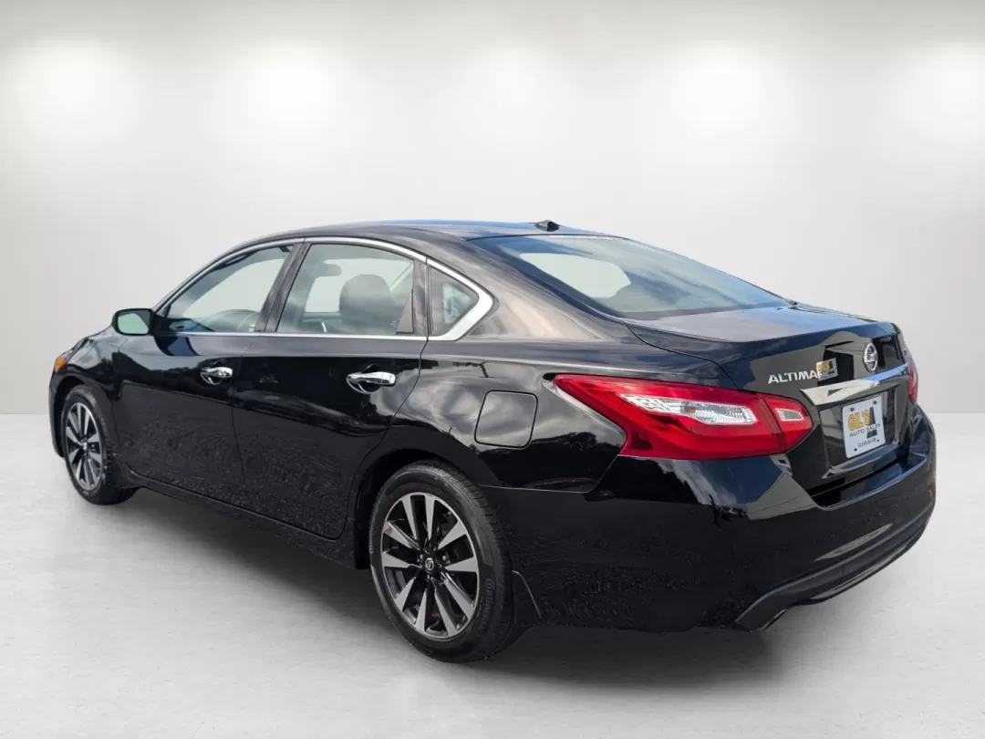 2017 /Charcoal Nissan Altima 2.5 SV (1N4AL3AP0HC) with an Other engine, located at 3959 U.S. 80 W, Phenix City, AL, 36870, (334) 297-4885, 32.469296, -85.135185 - Experience the perfect blend of style, comfort, and reliability with the 2017 Nissan Altima 2.5 SV, ideal for daily commutes, weekend getaways, or family adventures. At Gils Auto, located at 3959 U.S. 80 W, Phenix City, AL 36870, we understand that finding the right car can be a challenge, especiall - Photo#6