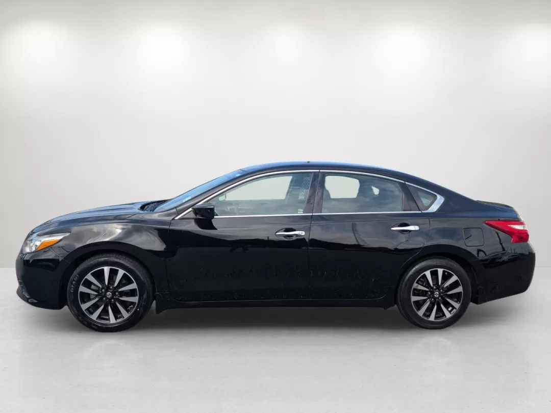 2017 /Charcoal Nissan Altima 2.5 SV (1N4AL3AP0HC) with an Other engine, located at 3959 U.S. 80 W, Phenix City, AL, 36870, (334) 297-4885, 32.469296, -85.135185 - Experience the perfect blend of style, comfort, and reliability with the 2017 Nissan Altima 2.5 SV, ideal for daily commutes, weekend getaways, or family adventures. At Gils Auto, located at 3959 U.S. 80 W, Phenix City, AL 36870, we understand that finding the right car can be a challenge, especiall - Photo#7