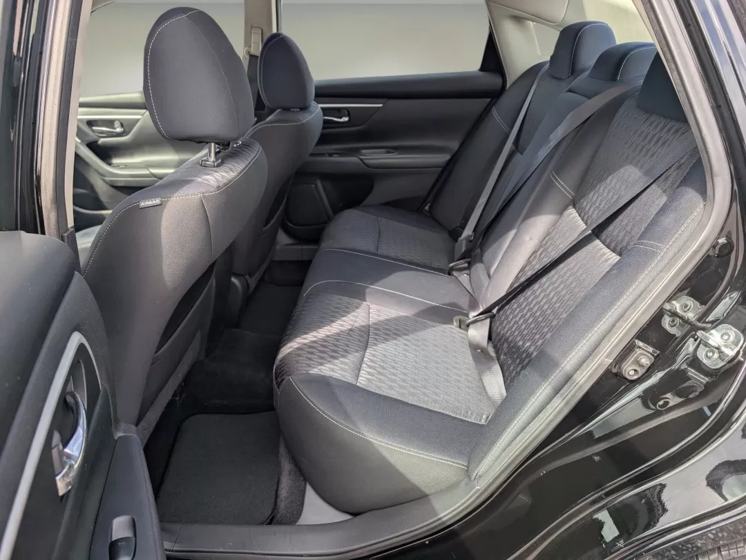 2017 /Charcoal Nissan Altima 2.5 SV (1N4AL3AP0HC) with an Other engine, located at 3959 U.S. 80 W, Phenix City, AL, 36870, (334) 297-4885, 32.469296, -85.135185 - Experience the perfect blend of style, comfort, and reliability with the 2017 Nissan Altima 2.5 SV, ideal for daily commutes, weekend getaways, or family adventures. At Gils Auto, located at 3959 U.S. 80 W, Phenix City, AL 36870, we understand that finding the right car can be a challenge, especiall - Photo#10