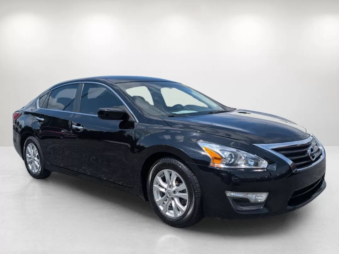 2014 /Charcoal Nissan Altima 2.5 S (1N4AL3AP4EC) with an Other engine, located at 3959 U.S. 80 W, Phenix City, AL, 36870, (334) 297-4885, 32.469296, -85.135185 - **Elevate Your Daily Drive with the 2014 Nissan Altima! Perfect for Commuters and Families Alike!**<br /> <br /> Are you searching for a reliable, stylish vehicle that can seamlessly fit into your busy lifestyle? Look no further than this stunning 2014 Nissan Altima from Gils Auto, located in the he - Photo#3