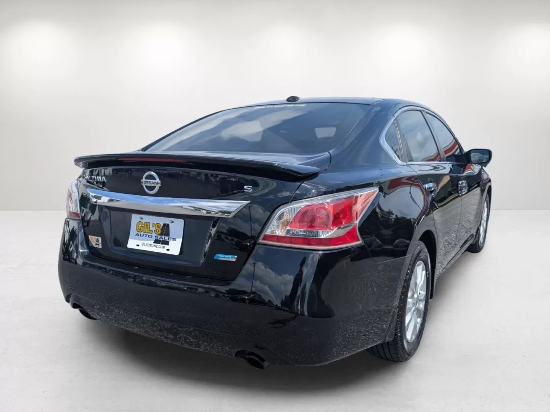 2014 /Charcoal Nissan Altima 2.5 S (1N4AL3AP4EC) with an Other engine, located at 3959 U.S. 80 W, Phenix City, AL, 36870, (334) 297-4885, 32.469296, -85.135185 - **Elevate Your Daily Drive with the 2014 Nissan Altima! Perfect for Commuters and Families Alike!**<br /> <br /> Are you searching for a reliable, stylish vehicle that can seamlessly fit into your busy lifestyle? Look no further than this stunning 2014 Nissan Altima from Gils Auto, located in the he - Photo#5