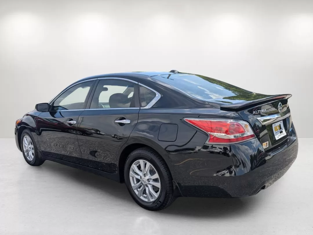 2014 /Charcoal Nissan Altima 2.5 S (1N4AL3AP4EC) with an Other engine, located at 3959 U.S. 80 W, Phenix City, AL, 36870, (334) 297-4885, 32.469296, -85.135185 - **Elevate Your Daily Drive with the 2014 Nissan Altima! Perfect for Commuters and Families Alike!**<br /> <br /> Are you searching for a reliable, stylish vehicle that can seamlessly fit into your busy lifestyle? Look no further than this stunning 2014 Nissan Altima from Gils Auto, located in the he - Photo#7