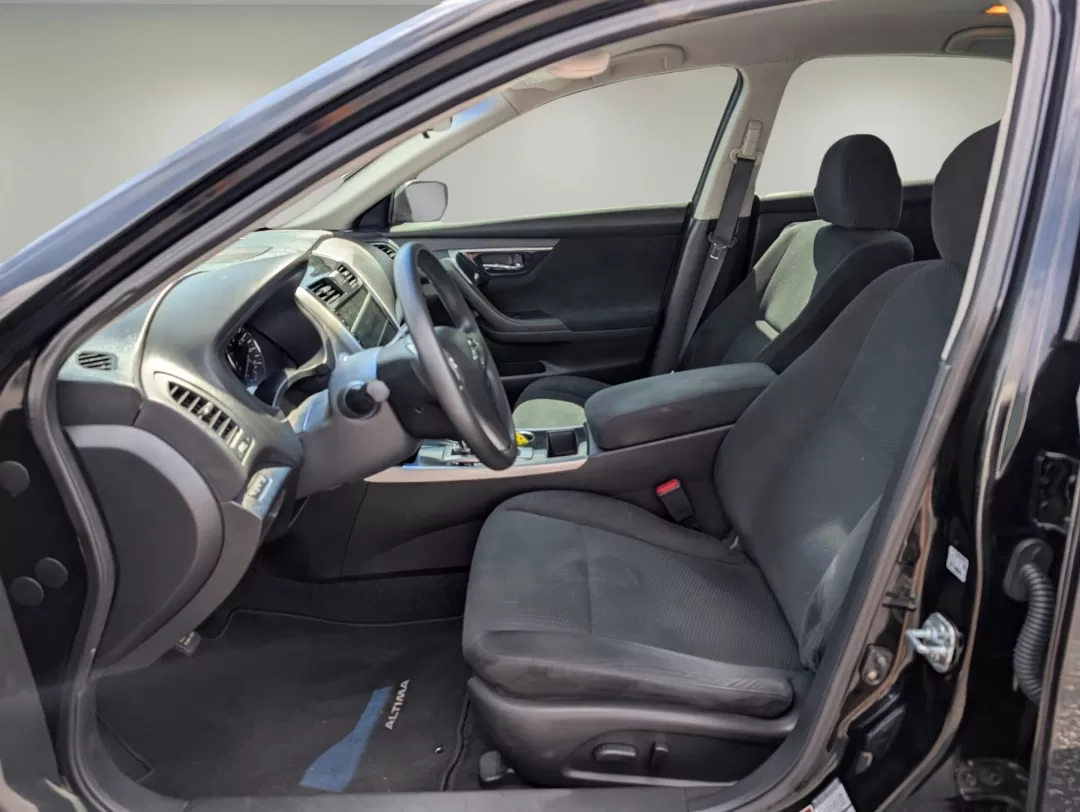 2014 /Charcoal Nissan Altima 2.5 S (1N4AL3AP4EC) with an Other engine, located at 3959 U.S. 80 W, Phenix City, AL, 36870, (334) 297-4885, 32.469296, -85.135185 - **Elevate Your Daily Drive with the 2014 Nissan Altima! Perfect for Commuters and Families Alike!**<br /> <br /> Are you searching for a reliable, stylish vehicle that can seamlessly fit into your busy lifestyle? Look no further than this stunning 2014 Nissan Altima from Gils Auto, located in the he - Photo#10