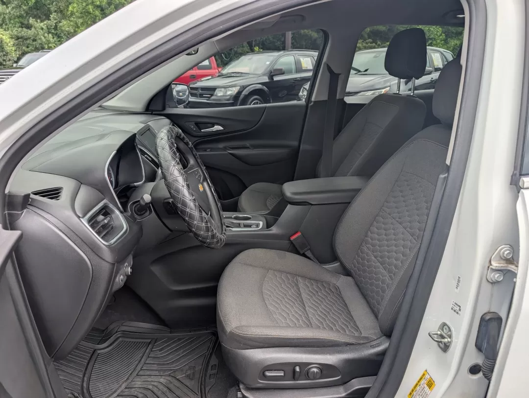 2018 /Jet Black Chevrolet Equinox LT (3GNAXJEV6JS) with an Other engine, located at 3959 U.S. 80 W, Phenix City, AL, 36870, (334) 297-4885, 32.469296, -85.135185 - Are you ready to elevate your daily drive and embark on new adventures? Discover the perfect blend of comfort, technology, and reliability with this 2018 Chevrolet Equinox LT, ideal for families, commuters, and weekend explorers alike. At Gils Auto in Phenix City, AL, we offer an incredible opportun - Photo#9