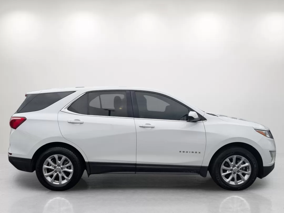 2018 /Jet Black Chevrolet Equinox LT (3GNAXJEV6JS) with an Other engine, located at 3959 U.S. 80 W, Phenix City, AL, 36870, (334) 297-4885, 32.469296, -85.135185 - Are you ready to elevate your daily drive and embark on new adventures? Discover the perfect blend of comfort, technology, and reliability with this 2018 Chevrolet Equinox LT, ideal for families, commuters, and weekend explorers alike. At Gils Auto in Phenix City, AL, we offer an incredible opportun - Photo#4