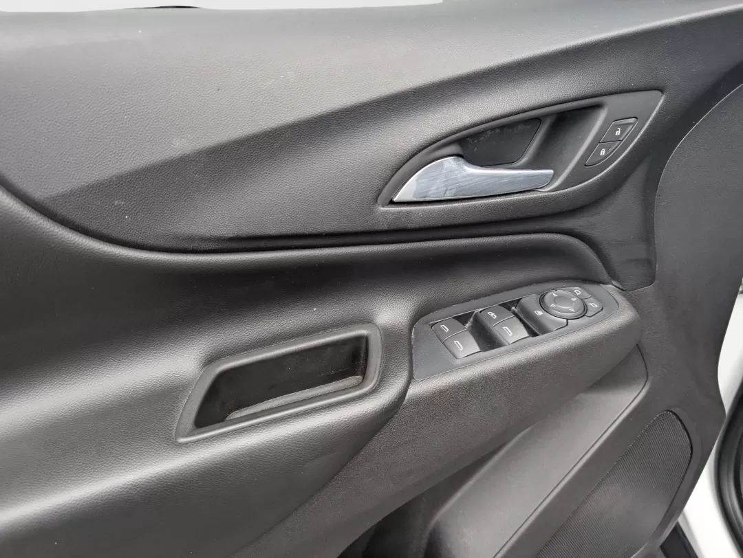 2018 /Jet Black Chevrolet Equinox LT (3GNAXJEV6JS) with an Other engine, located at 3959 U.S. 80 W, Phenix City, AL, 36870, (334) 297-4885, 32.469296, -85.135185 - Are you ready to elevate your daily drive and embark on new adventures? Discover the perfect blend of comfort, technology, and reliability with this 2018 Chevrolet Equinox LT, ideal for families, commuters, and weekend explorers alike. At Gils Auto in Phenix City, AL, we offer an incredible opportun - Photo#9