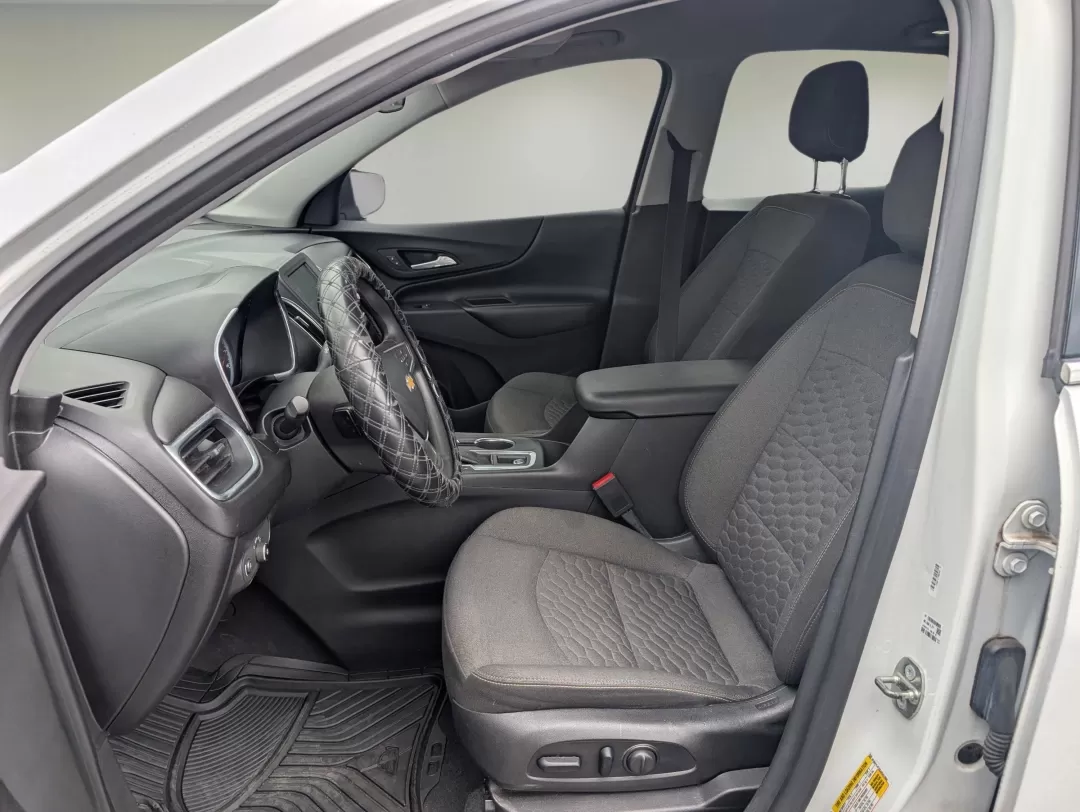 2018 /Jet Black Chevrolet Equinox LT (3GNAXJEV6JS) with an Other engine, located at 3959 U.S. 80 W, Phenix City, AL, 36870, (334) 297-4885, 32.469296, -85.135185 - Are you ready to elevate your daily drive and embark on new adventures? Discover the perfect blend of comfort, technology, and reliability with this 2018 Chevrolet Equinox LT, ideal for families, commuters, and weekend explorers alike. At Gils Auto in Phenix City, AL, we offer an incredible opportun - Photo#10