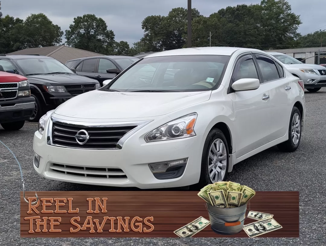 2013 /Beige Nissan Altima 2.5 S (1N4AL3AP2DC) with an Other engine, located at 3959 U.S. 80 W, Phenix City, AL, 36870, (334) 297-4885, 32.469296, -85.135185 - Experience the freedom of the open road with the 2013 Nissan Altima 2.5 S, the perfect sedan for your daily commute or weekend getaways. This stylish and efficient vehicle is ideal for budget-conscious buyers and growing families alike, providing comfort and reliability without breaking the bank. At - Photo#0