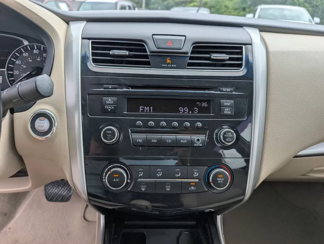2013 /Beige Nissan Altima 2.5 S (1N4AL3AP2DC) with an Other engine, located at 3959 U.S. 80 W, Phenix City, AL, 36870, (334) 297-4885, 32.469296, -85.135185 - Experience the freedom of the open road with the 2013 Nissan Altima 2.5 S, the perfect sedan for your daily commute or weekend getaways. This stylish and efficient vehicle is ideal for budget-conscious buyers and growing families alike, providing comfort and reliability without breaking the bank. At - Photo#14