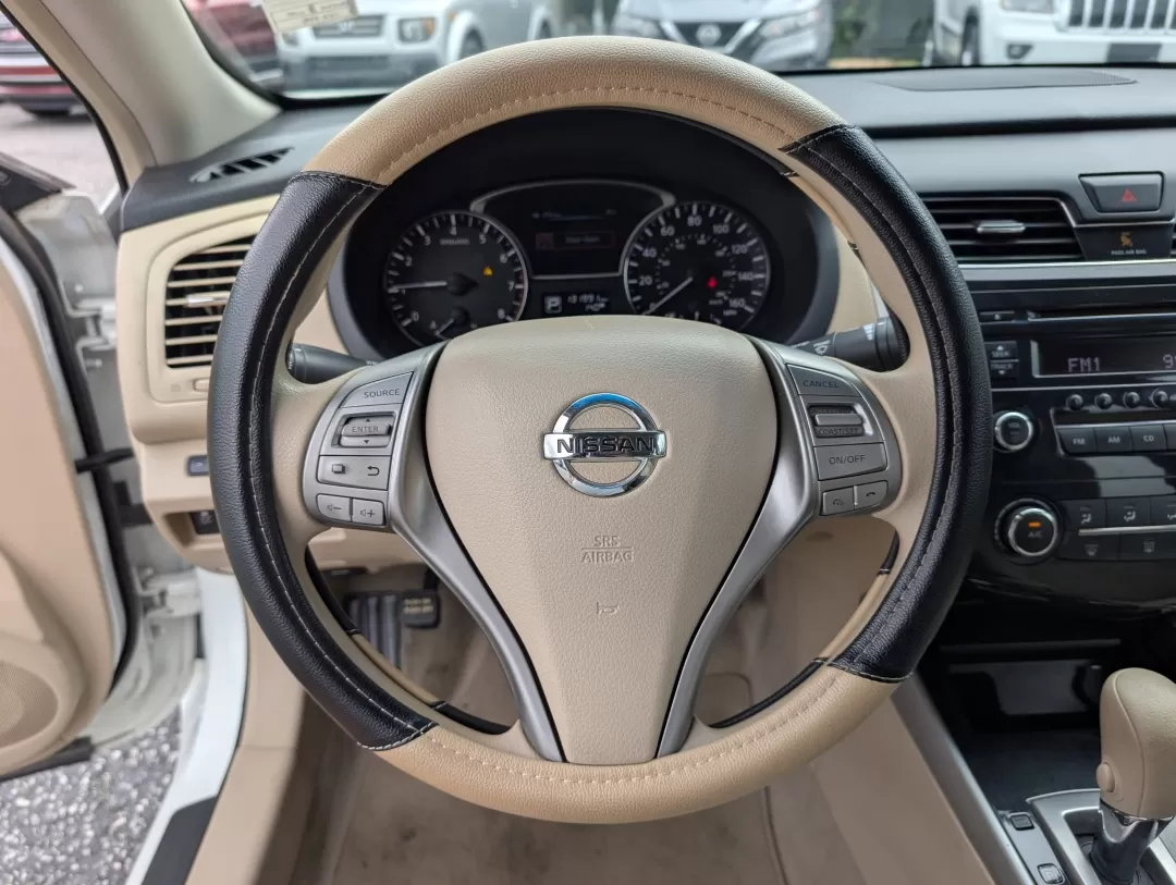 2013 /Beige Nissan Altima 2.5 S (1N4AL3AP2DC) with an Other engine, located at 3959 U.S. 80 W, Phenix City, AL, 36870, (334) 297-4885, 32.469296, -85.135185 - Experience the freedom of the open road with the 2013 Nissan Altima 2.5 S, the perfect sedan for your daily commute or weekend getaways. This stylish and efficient vehicle is ideal for budget-conscious buyers and growing families alike, providing comfort and reliability without breaking the bank. At - Photo#15