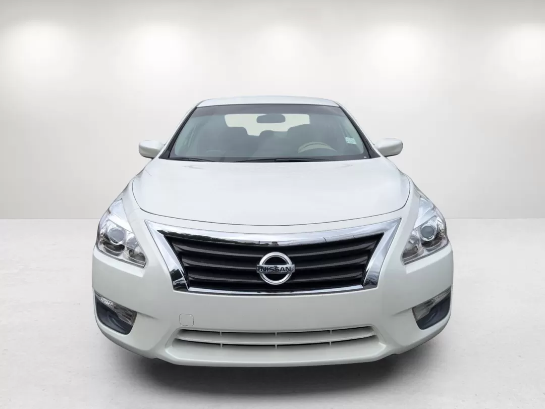 2013 /Beige Nissan Altima 2.5 S (1N4AL3AP2DC) with an Other engine, located at 3959 U.S. 80 W, Phenix City, AL, 36870, (334) 297-4885, 32.469296, -85.135185 - Experience the freedom of the open road with the 2013 Nissan Altima 2.5 S, the perfect sedan for your daily commute or weekend getaways. This stylish and efficient vehicle is ideal for budget-conscious buyers and growing families alike, providing comfort and reliability without breaking the bank. At - Photo#2