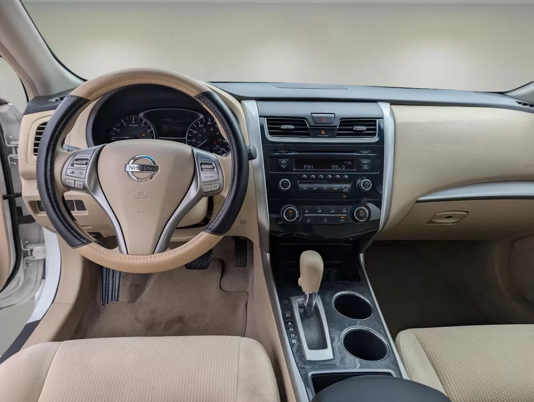 2013 /Beige Nissan Altima 2.5 S (1N4AL3AP2DC) with an Other engine, located at 3959 U.S. 80 W, Phenix City, AL, 36870, (334) 297-4885, 32.469296, -85.135185 - Experience the freedom of the open road with the 2013 Nissan Altima 2.5 S, the perfect sedan for your daily commute or weekend getaways. This stylish and efficient vehicle is ideal for budget-conscious buyers and growing families alike, providing comfort and reliability without breaking the bank. At - Photo#12