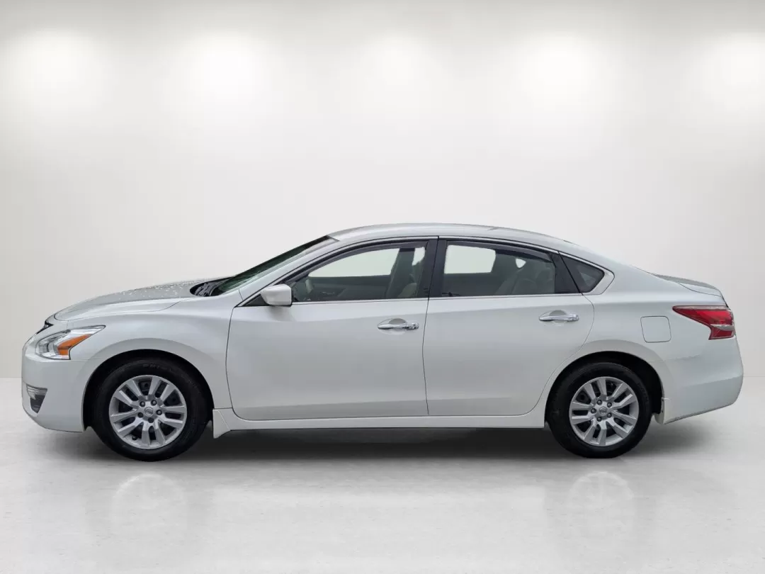 2013 /Beige Nissan Altima 2.5 S (1N4AL3AP2DC) with an Other engine, located at 5115 14th Ave., Columbus, GA, 31904, (706) 323-0345, 32.511494, -84.971046 - Experience the freedom of the open road with the 2013 Nissan Altima 2.5 S, the perfect sedan for your daily commute or weekend getaways. This stylish and efficient vehicle is ideal for budget-conscious buyers and growing families alike, providing comfort and reliability without breaking the bank. At - Photo#7