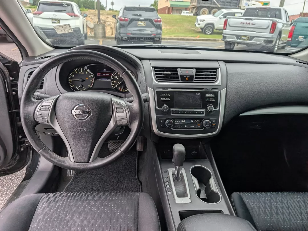 2016 /Charcoal Nissan Altima 2.5 SV (1N4AL3AP2GC) with an Other engine, located at 3959 U.S. 80 W, Phenix City, AL, 36870, (334) 297-4885, 32.469296, -85.135185 - Looking for a reliable and stylish sedan that fits seamlessly into your busy lifestyle? Look no further than this stunning 2016 Nissan Altima 2.5 SV, perfect for daily commutes, family outings, or weekend getaways. With its sleek Super Black exterior and comfortable charcoal cloth interior, this veh - Photo#11
