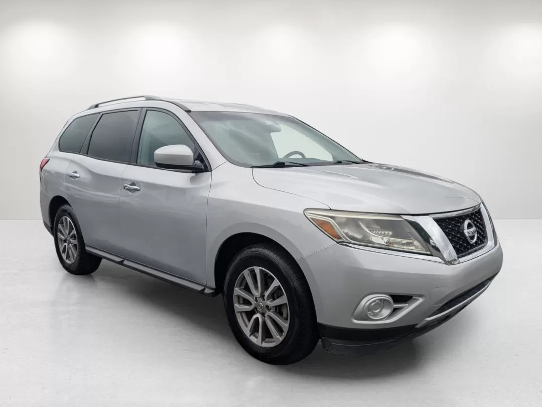 2016 Nissan Pathfinder S (5N1AR2MN0GC) with an Other engine, located at 3959 U.S. 80 W, Phenix City, AL, 36870, (334) 297-4885, 32.469296, -85.135185 - **Discover an Adventure with the 2016 Nissan Pathfinder S The Ideal Family SUV!**<br /> <br /> Are you searching for a reliable and spacious SUV that can seamlessly accommodate your family's lifestyle? Look no further than the 2016 Nissan Pathfinder S, now available at Gils Auto in Phenix City, AL. - Photo#2
