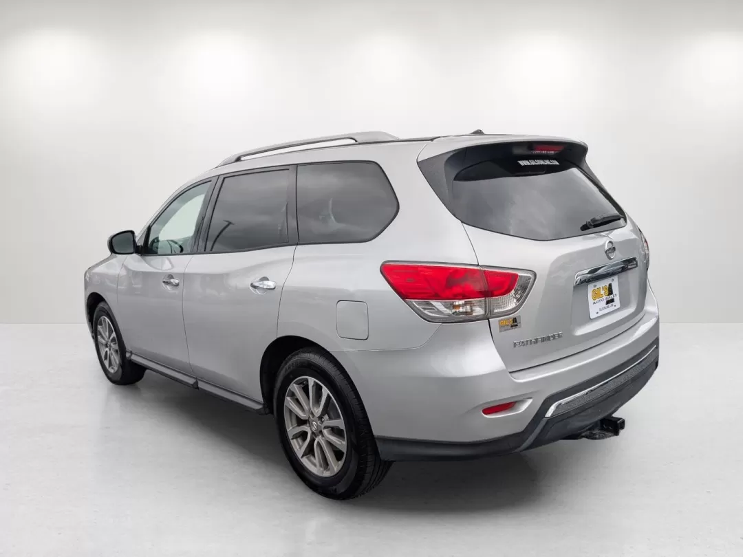 2016 Nissan Pathfinder S (5N1AR2MN0GC) with an Other engine, located at 3959 U.S. 80 W, Phenix City, AL, 36870, (334) 297-4885, 32.469296, -85.135185 - **Discover an Adventure with the 2016 Nissan Pathfinder S The Ideal Family SUV!**<br /> <br /> Are you searching for a reliable and spacious SUV that can seamlessly accommodate your family's lifestyle? Look no further than the 2016 Nissan Pathfinder S, now available at Gils Auto in Phenix City, AL. - Photo#6