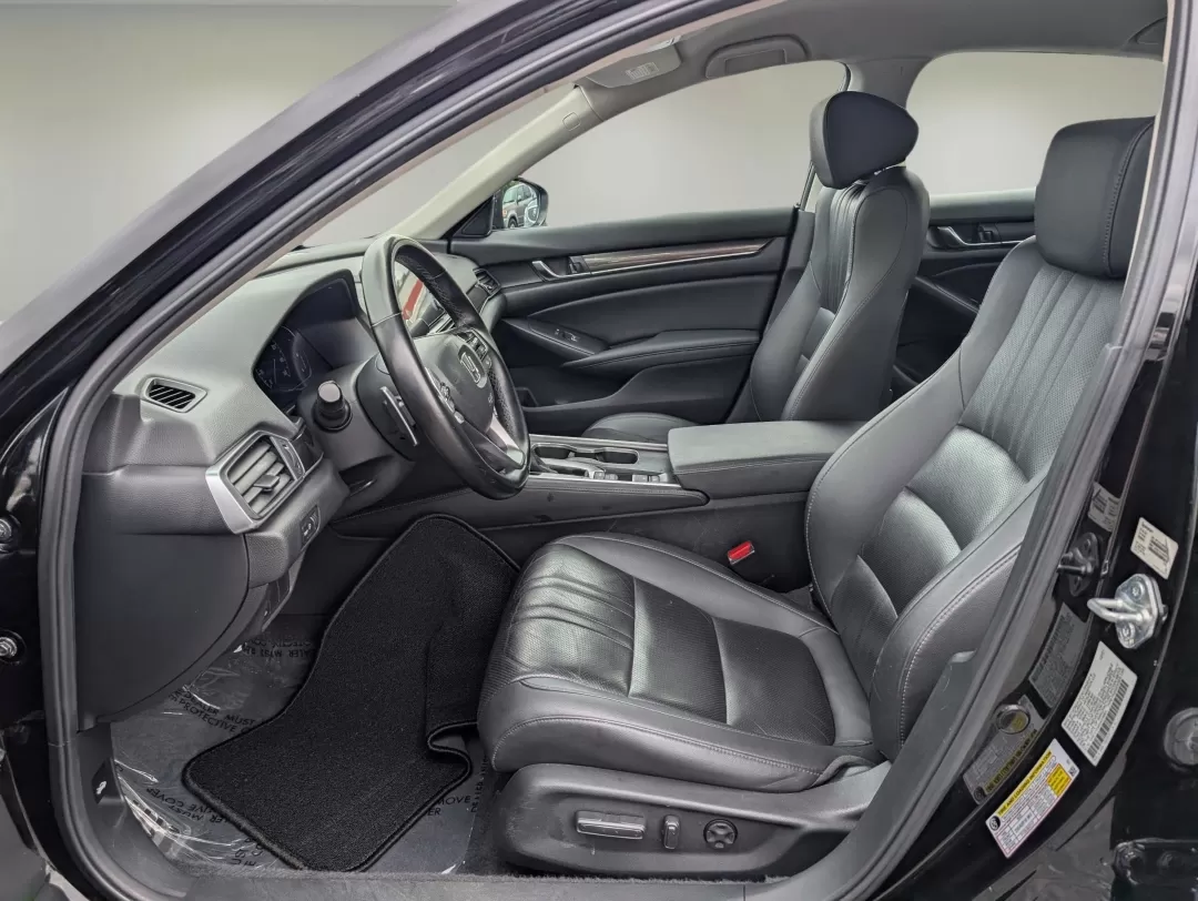 2022 Honda Accord Sedan Sport SE (1HGCV1F44NA) with an Other engine, located at 3959 U.S. 80 W, Phenix City, AL, 36870, (334) 297-4885, 32.469296, -85.135185 - Upgrade your commuting experience and embrace the road with this stylish 2022 Honda Accord Sedan, available now at Gils Auto in Phenix City, AL. Positioned perfectly for those looking for reliability and versatility, this vehicle is not just a car; it's a lifestyle choice. Whether you're gearing up - Photo#9