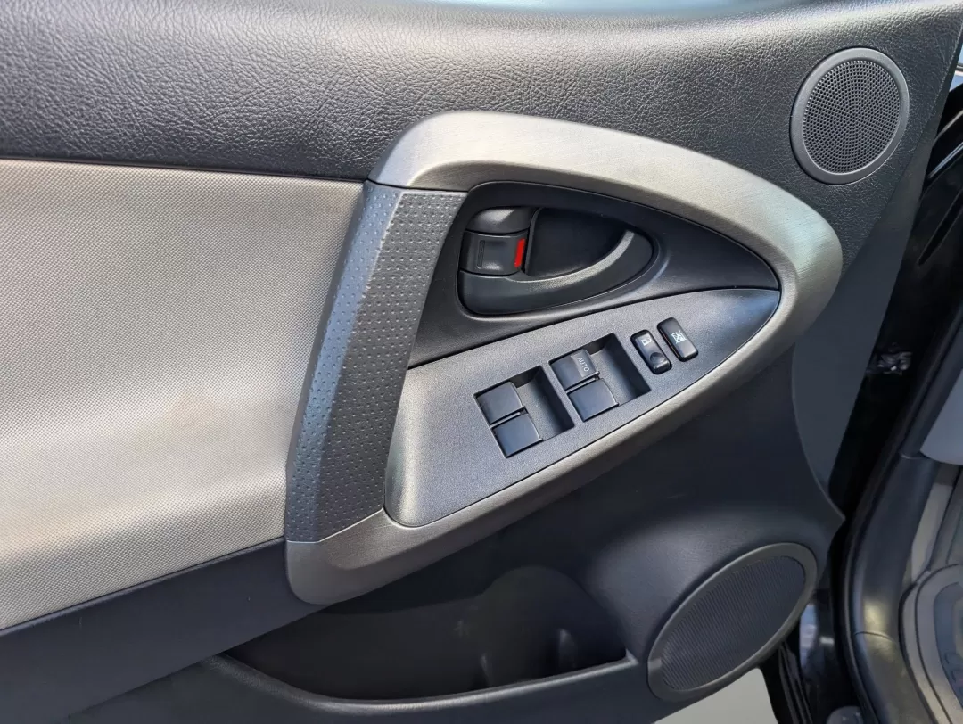 2009 Toyota RAV4 (JTMZF33V695) with an Other engine, located at 521 Old Farm Lane Rd, Prattville, AL, 36066, (334) 325-1505, 32.482460, -86.416367 - **Hit the Road with Confidence: Your 2009 Toyota RAV4 Awaits at Gils Auto!**<br /> <br /> Are you ready to upgrade your lifestyle with a dependable SUV that's perfect for weekend adventures, family road trips, or simply running errands around Phenix City? Look no further than this stylish 2009 Toyot - Photo#8