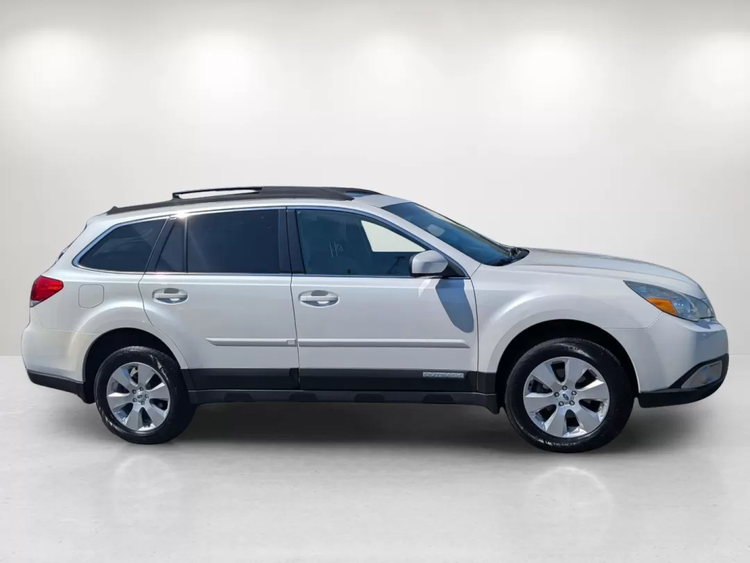 2012 /Warm Ivory Subaru Outback 2.5i Limited (4S4BRBKC5C3) with an Other engine, located at 804 22nd Ave, Phenix City, AL, 36870, (334) 297-1860, 32.484749, -85.024475 - **Adventure Awaits with the 2012 Subaru Outback 2.5i Limited Your Perfect Companion for Family Road Trips!**<br /> <br /> Are you ready to embark on unforgettable journeys with your family or friends? The 2012 Subaru Outback 2.5i Limited is the ideal vehicle that combines comfort, space, and versat - Photo#3