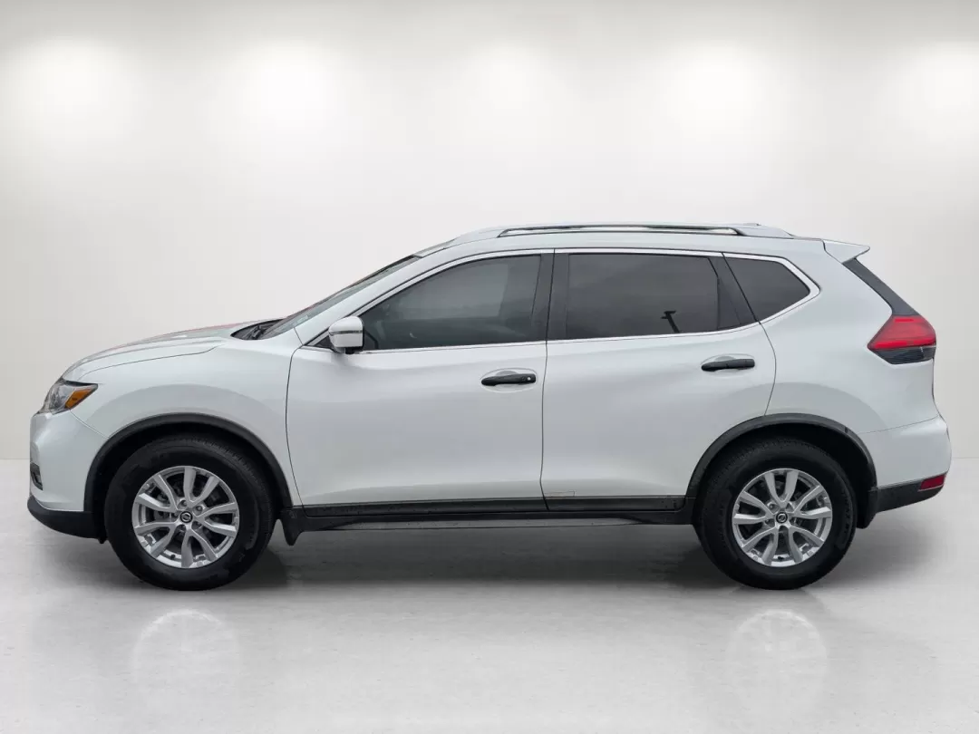 2017 /Charcoal Nissan Rogue SV (KNMAT2MT0HP) with an Other engine, located at 3959 U.S. 80 W, Phenix City, AL, 36870, (334) 297-4885, 32.469296, -85.135185 - Discover your next adventure with the 2017 Nissan Rogue SV, now available at Gils Auto in Phenix City, AL! Whether you're commuting to work, taking the kids to school, or embarking on weekend getaways, this SUV seamlessly combines style, comfort, and practicality. This vehicle is perfect for growing - Photo#7