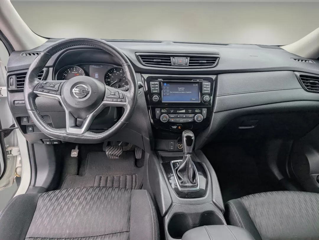 2017 /Charcoal Nissan Rogue SV (KNMAT2MT0HP) with an Other engine, located at 3959 U.S. 80 W, Phenix City, AL, 36870, (334) 297-4885, 32.469296, -85.135185 - Discover your next adventure with the 2017 Nissan Rogue SV, now available at Gils Auto in Phenix City, AL! Whether you're commuting to work, taking the kids to school, or embarking on weekend getaways, this SUV seamlessly combines style, comfort, and practicality. This vehicle is perfect for growing - Photo#11