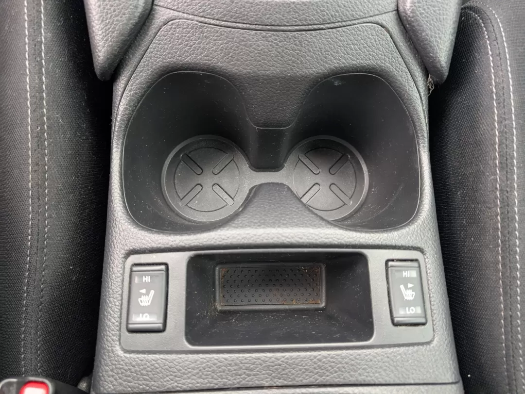 2017 /Charcoal Nissan Rogue SV (KNMAT2MT0HP) with an Other engine, located at 3959 U.S. 80 W, Phenix City, AL, 36870, (334) 297-4885, 32.469296, -85.135185 - Discover your next adventure with the 2017 Nissan Rogue SV, now available at Gils Auto in Phenix City, AL! Whether you're commuting to work, taking the kids to school, or embarking on weekend getaways, this SUV seamlessly combines style, comfort, and practicality. This vehicle is perfect for growing - Photo#12