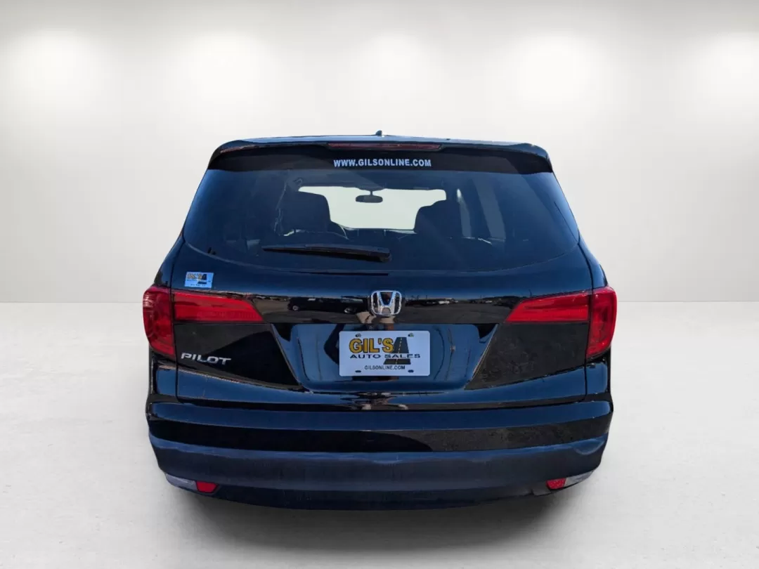2017 Honda Pilot EX-L (5FNYF5H50HB) with an Other engine, located at 3959 U.S. 80 W, Phenix City, AL, 36870, (334) 297-4885, 32.469296, -85.135185 - Discover the perfect blend of comfort and versatility with the 2017 Honda Pilot EX-L, now available at Gils Auto in Phenix City, AL. Whether you're carting around a growing family, embarking on spontaneous weekend getaways, or navigating long commutes, this spacious SUV is designed for an active lif - Photo#5
