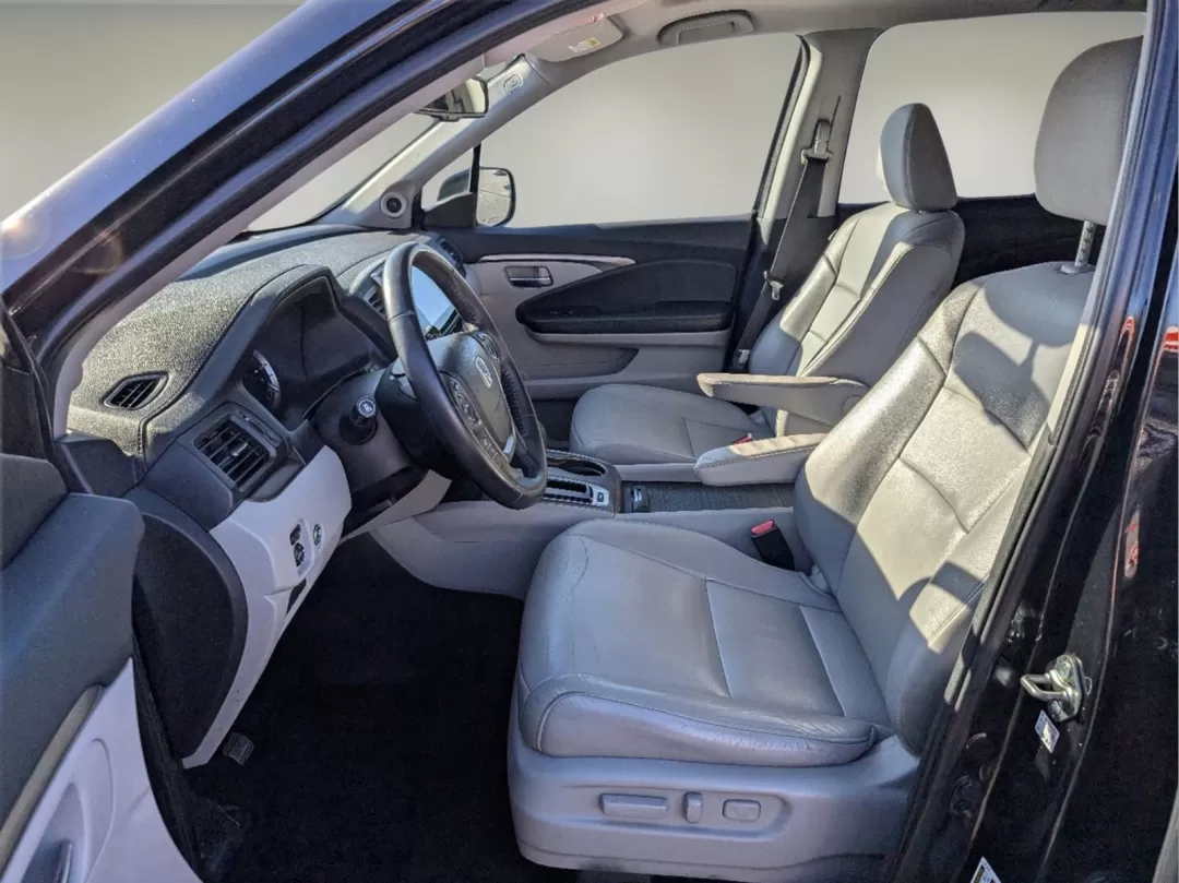 2017 Honda Pilot EX-L (5FNYF5H50HB) with an Other engine, located at 3959 U.S. 80 W, Phenix City, AL, 36870, (334) 297-4885, 32.469296, -85.135185 - Discover the perfect blend of comfort and versatility with the 2017 Honda Pilot EX-L, now available at Gils Auto in Phenix City, AL. Whether you're carting around a growing family, embarking on spontaneous weekend getaways, or navigating long commutes, this spacious SUV is designed for an active lif - Photo#9
