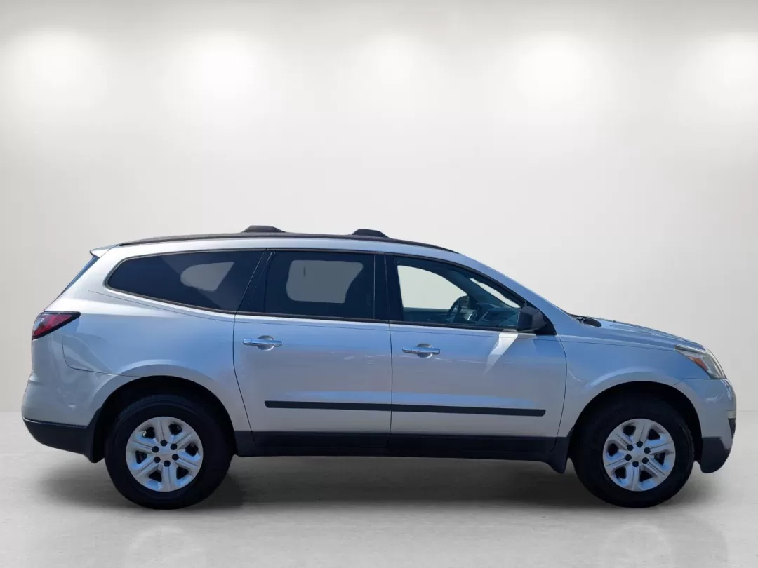 2013 /Dk Titanium/Lt Titanium Chevrolet Traverse LS (1GNKRFED4DJ) with an Other engine, located at 3959 U.S. 80 W, Phenix City, AL, 36870, (334) 297-4885, 32.469296, -85.135185 - Experience the ultimate family adventure with our 2013 Chevrolet Traverse LS, a perfect blend of space, comfort, and reliability that caters to the needs of growing families or those who love to explore! With ample seating for up to eight passengers and a spacious interior, this SUV is ideal for roa - Photo#4