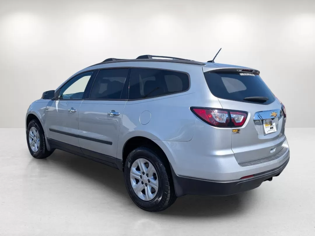 2013 /Dk Titanium/Lt Titanium Chevrolet Traverse LS (1GNKRFED4DJ) with an Other engine, located at 3959 U.S. 80 W, Phenix City, AL, 36870, (334) 297-4885, 32.469296, -85.135185 - Experience the ultimate family adventure with our 2013 Chevrolet Traverse LS, a perfect blend of space, comfort, and reliability that caters to the needs of growing families or those who love to explore! With ample seating for up to eight passengers and a spacious interior, this SUV is ideal for roa - Photo#7