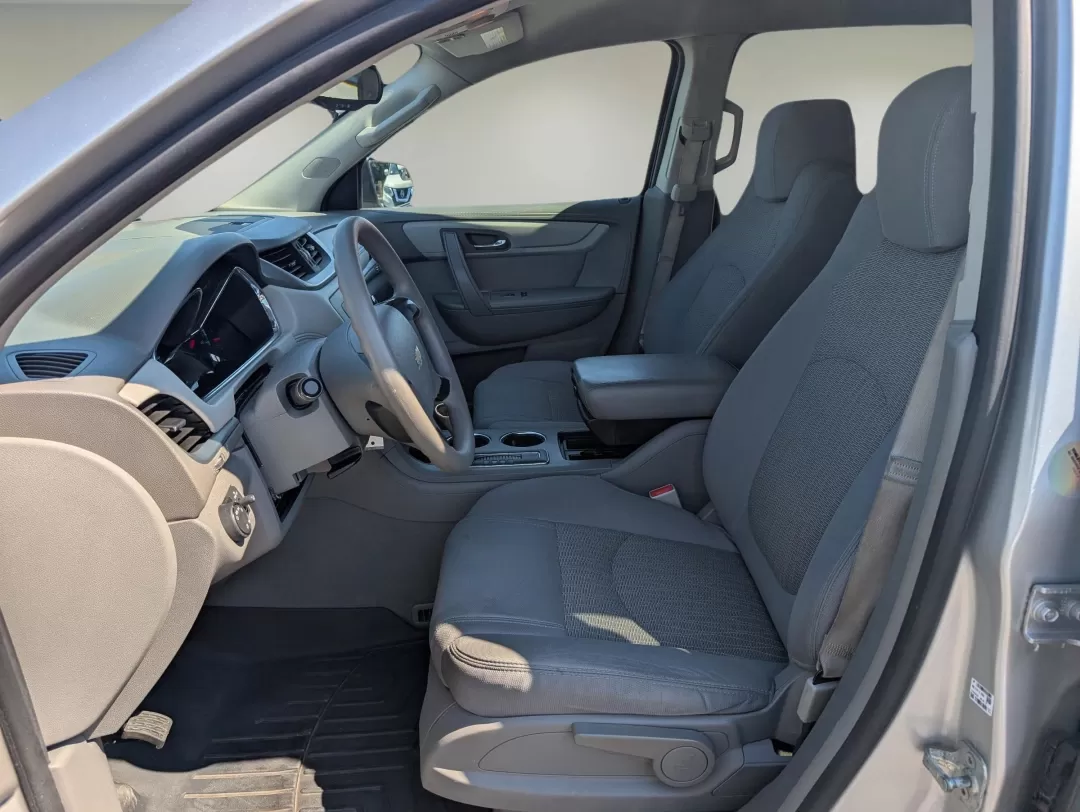 2013 /Dk Titanium/Lt Titanium Chevrolet Traverse LS (1GNKRFED4DJ) with an Other engine, located at 3959 U.S. 80 W, Phenix City, AL, 36870, (334) 297-4885, 32.469296, -85.135185 - Experience the ultimate family adventure with our 2013 Chevrolet Traverse LS, a perfect blend of space, comfort, and reliability that caters to the needs of growing families or those who love to explore! With ample seating for up to eight passengers and a spacious interior, this SUV is ideal for roa - Photo#10